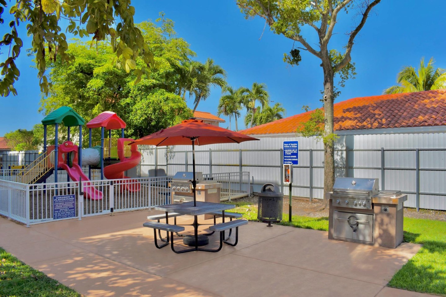 International Club Apartments Image 2