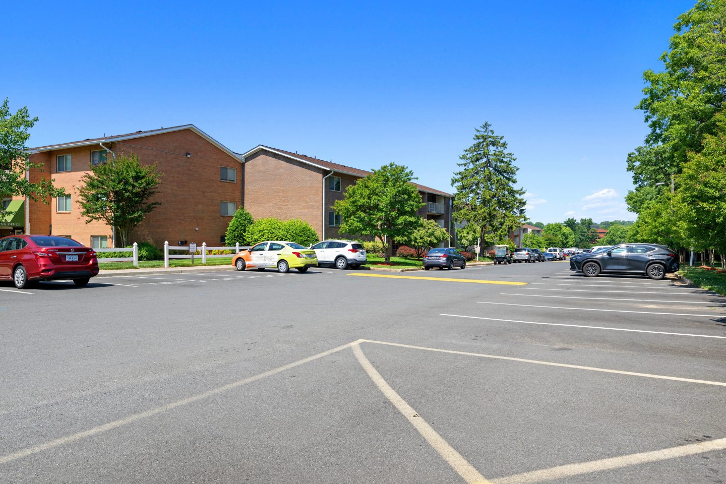 Gainsborough Court, Churchill Mews, and Copperfield Square Apartments & Townhomes Image 43