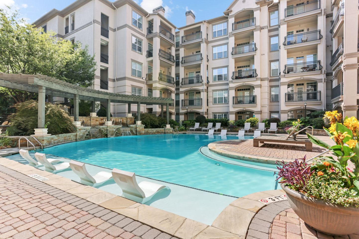 Avana Uptown Image 1