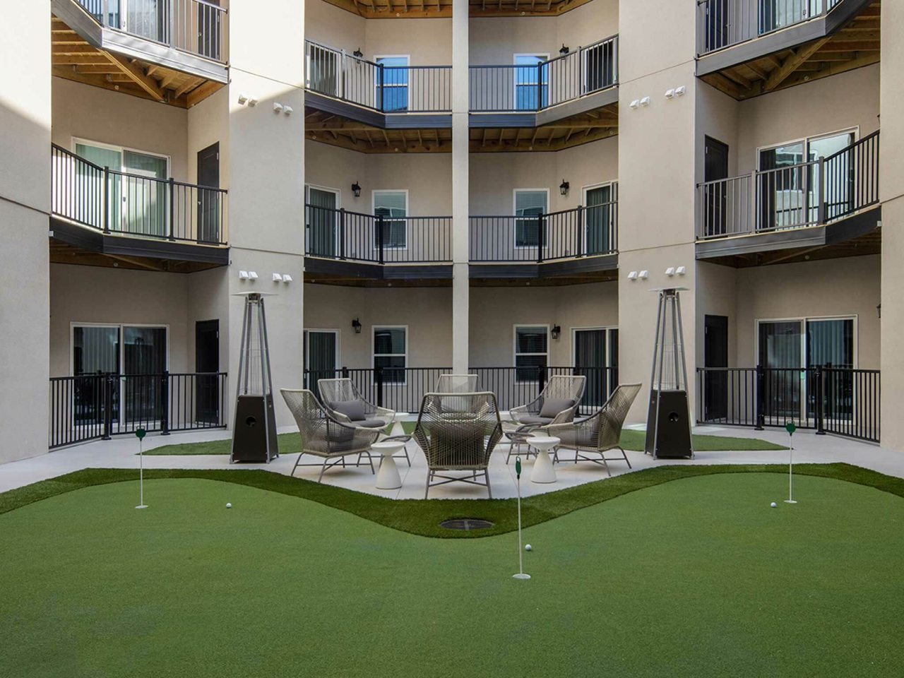 Promenade Commons Image 28