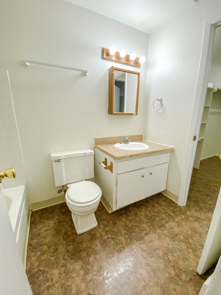 Evergreen Village Apartments & Townhomes Image 18