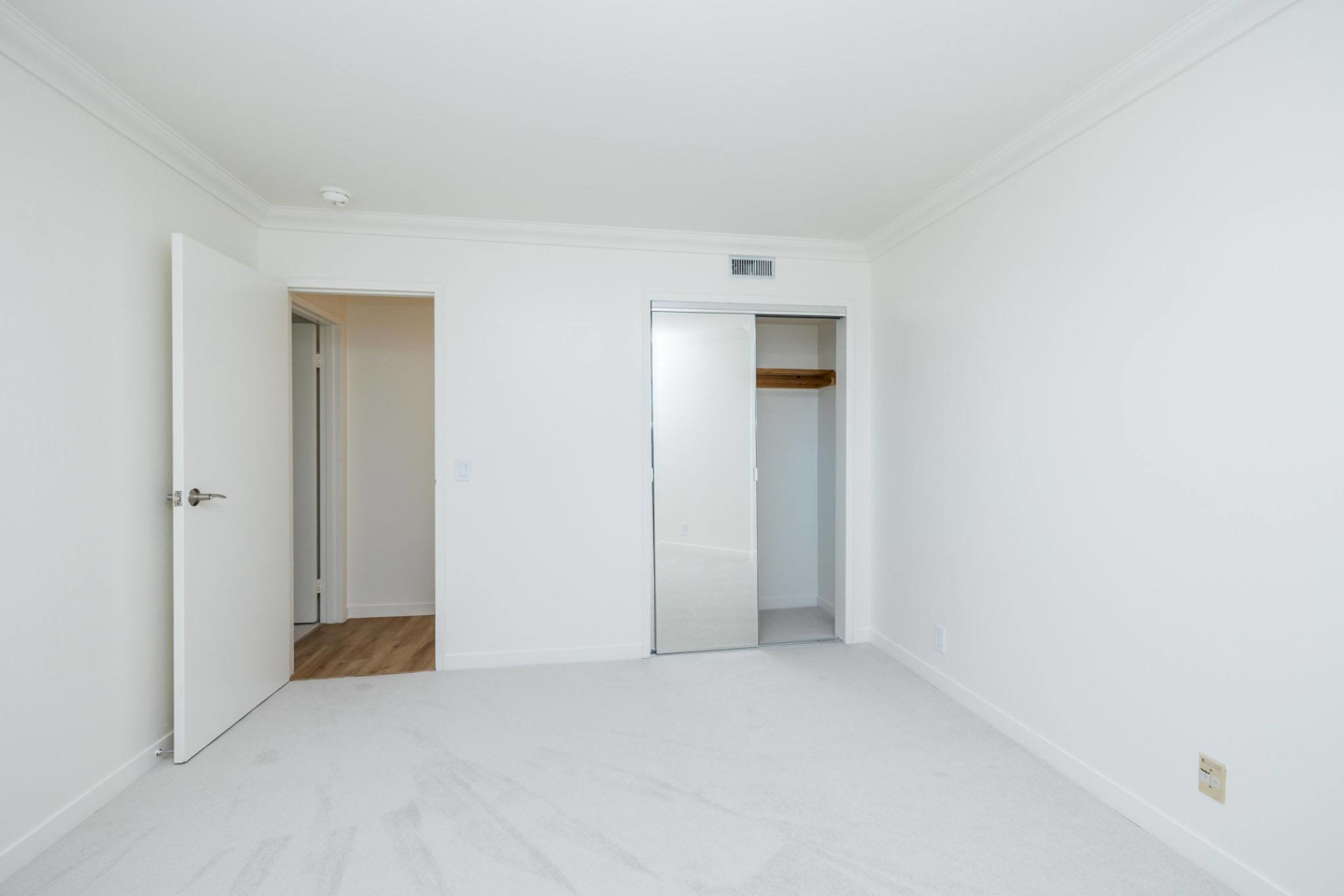 5-65 Rodeo Avenue Image 14