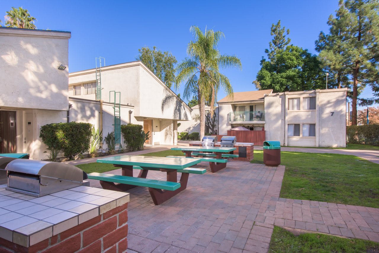Tarzana Terraces Image 4