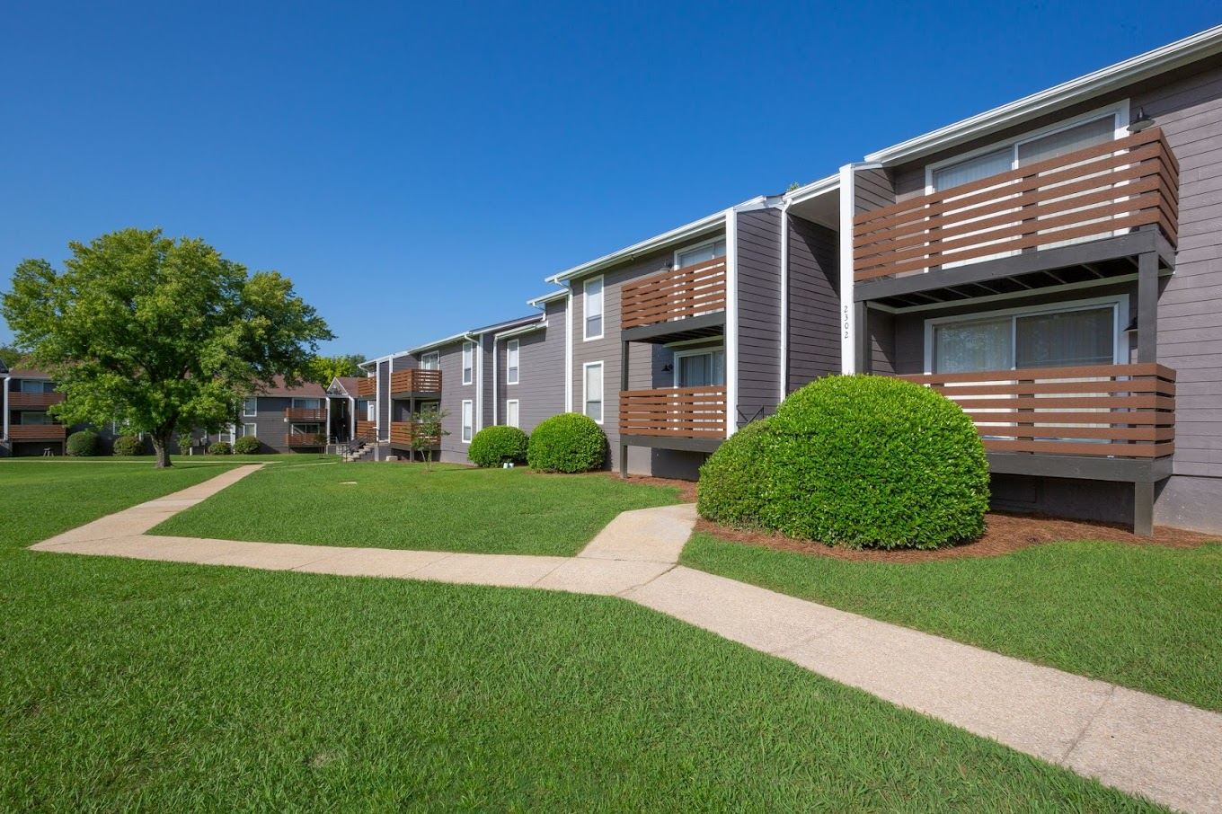 Raintree Apartments Image 4