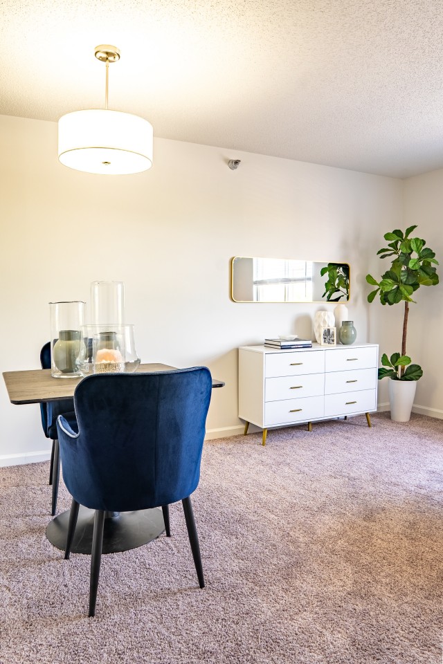 Apartments at Urbana Image 32
