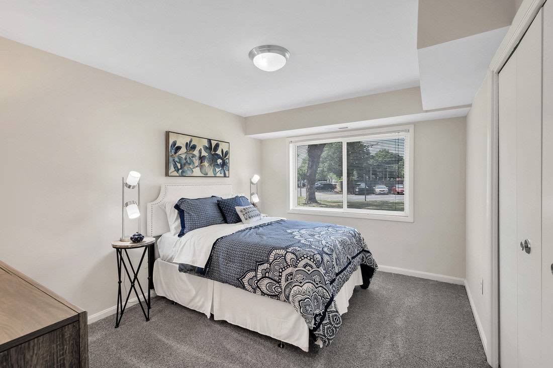 Washington Square Apartments Image 15