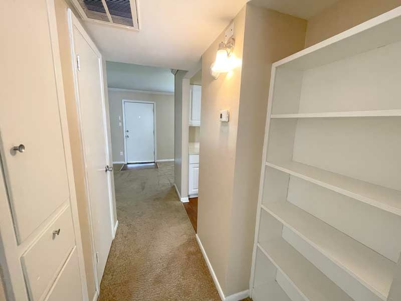 Chateau Apartments Image 3