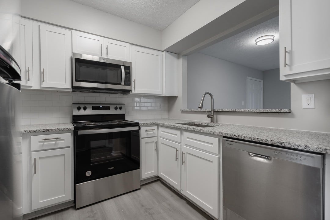 Ashton Village Apartment Homes Image 2