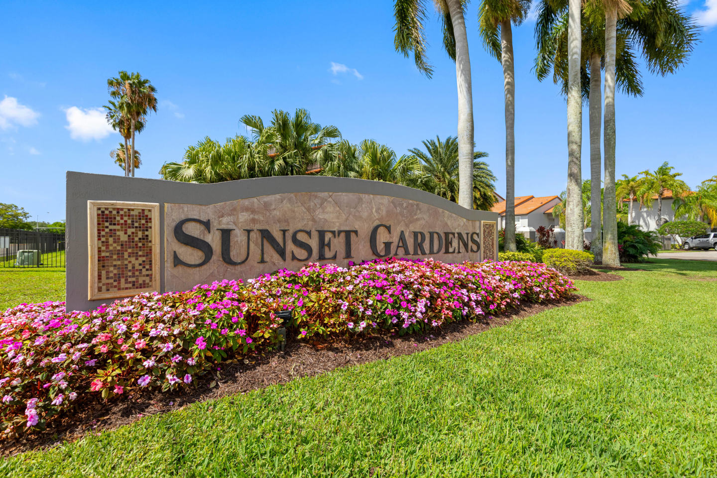 Sunset Gardens Apartments Image 4