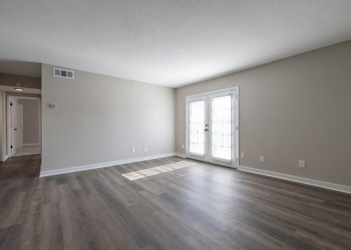 Highpoint Creek Apartments Image 10