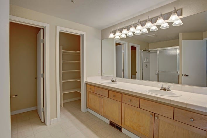 The Carillon Apartment Residences Image 17