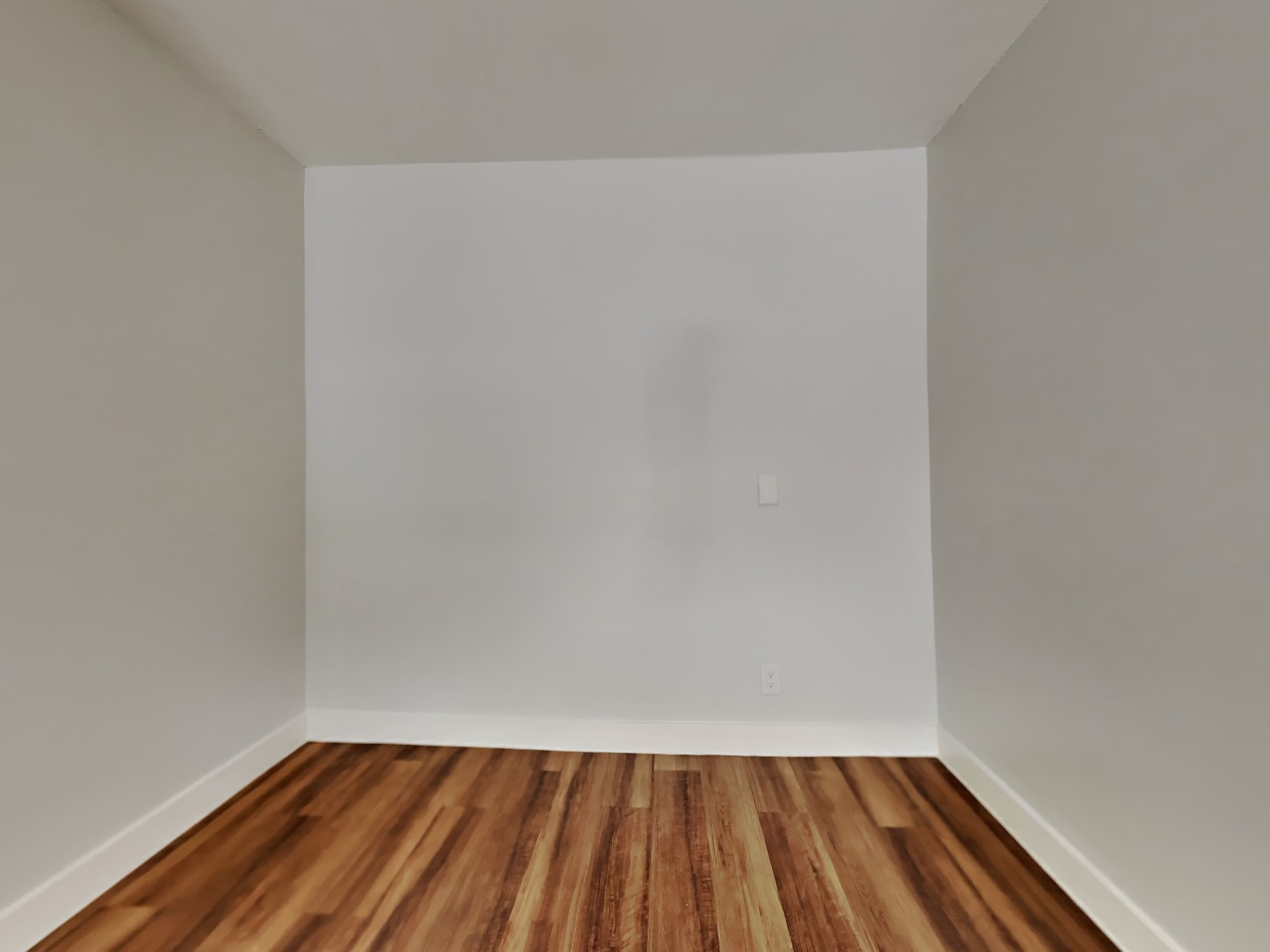425 East 18th Image 8