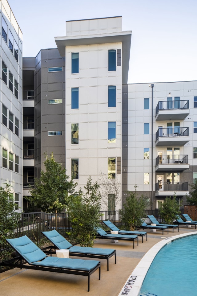 880 Lyn Image 6