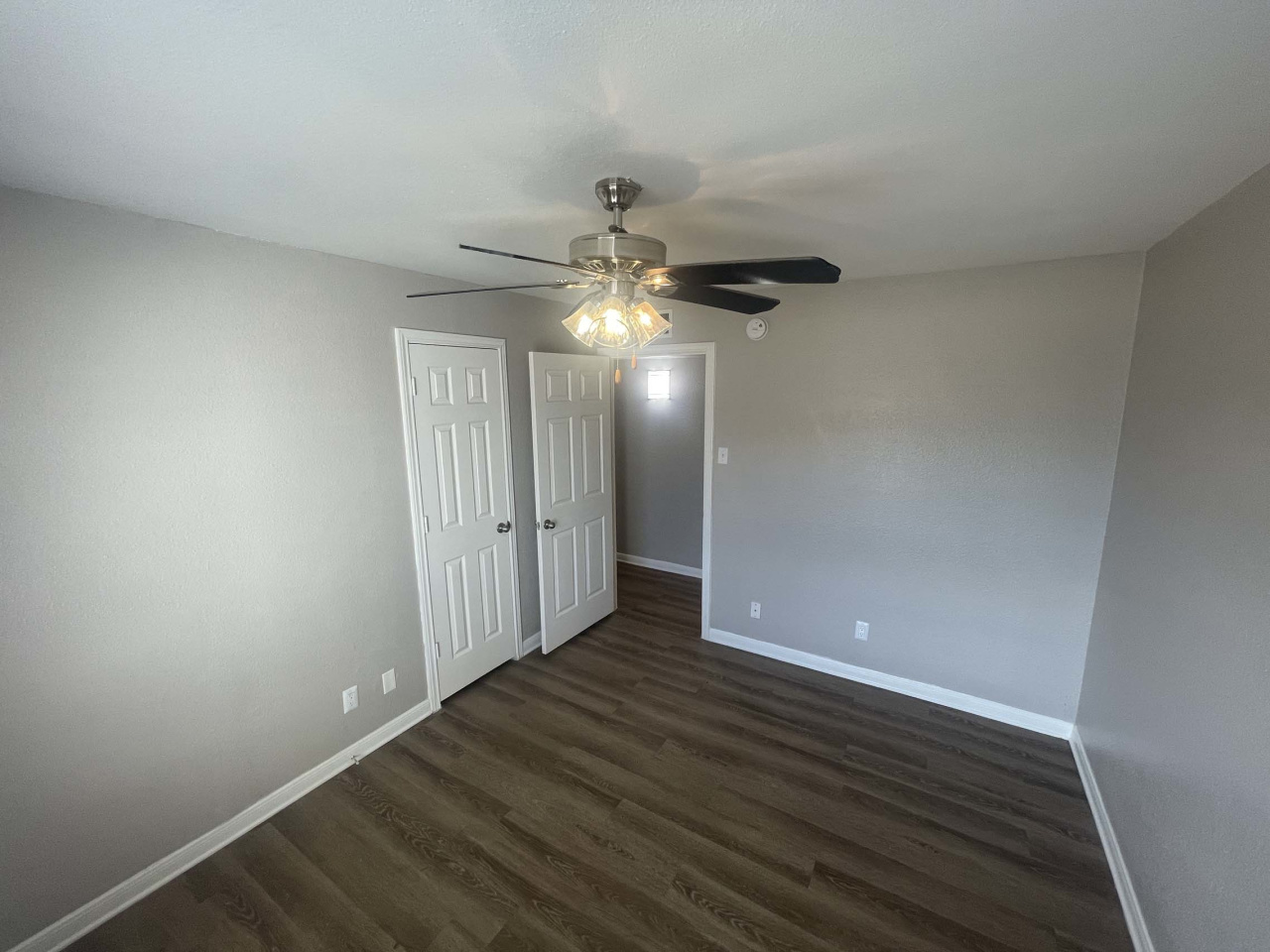 Whispering Oaks Apartments Image 17