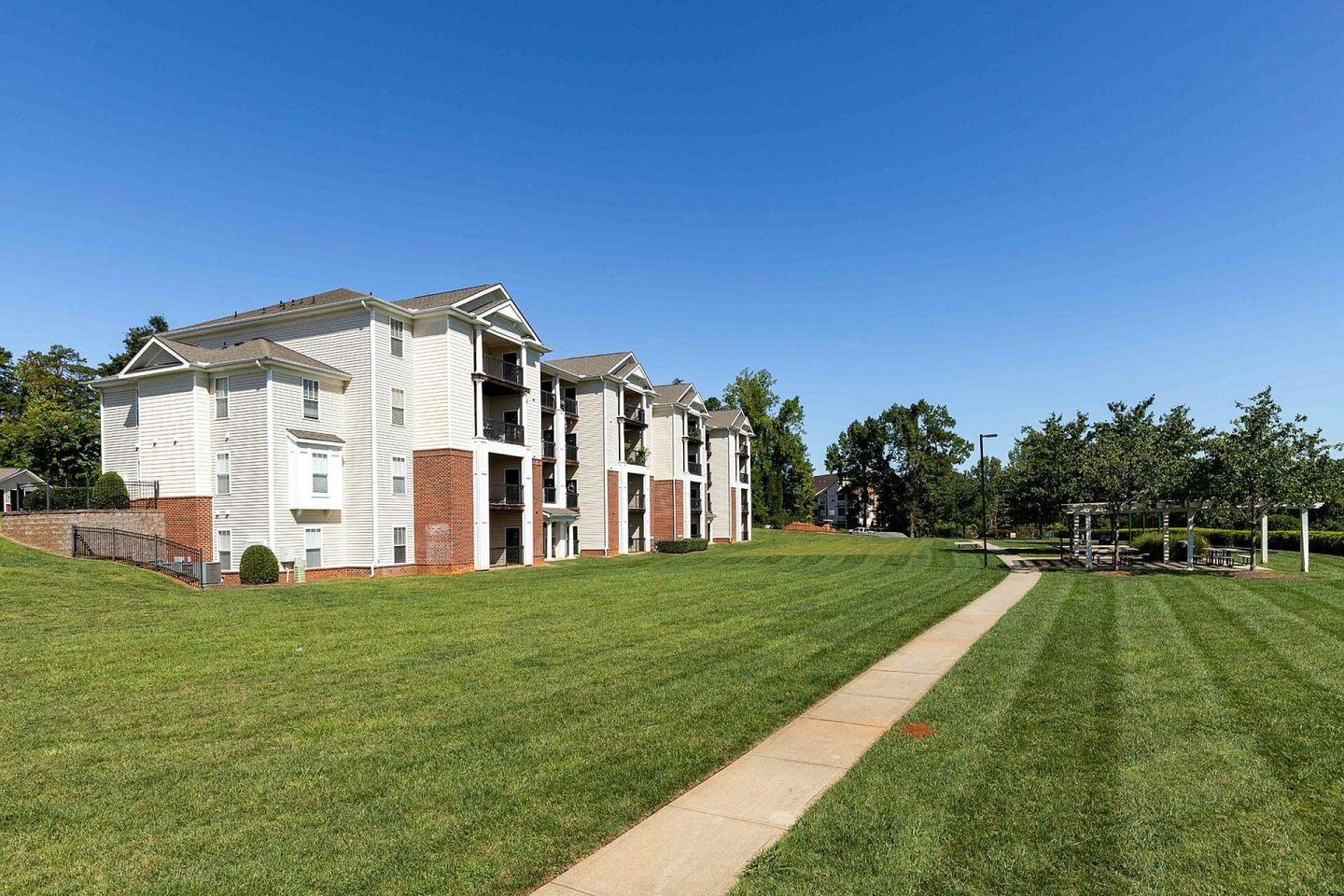 Abberly Woods Apartment Homes Image 17