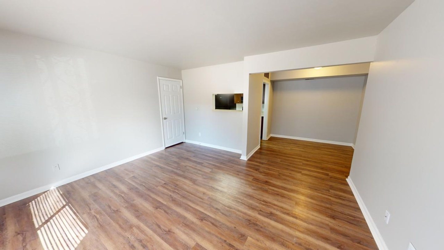 Hillcrest Apartments Image 4