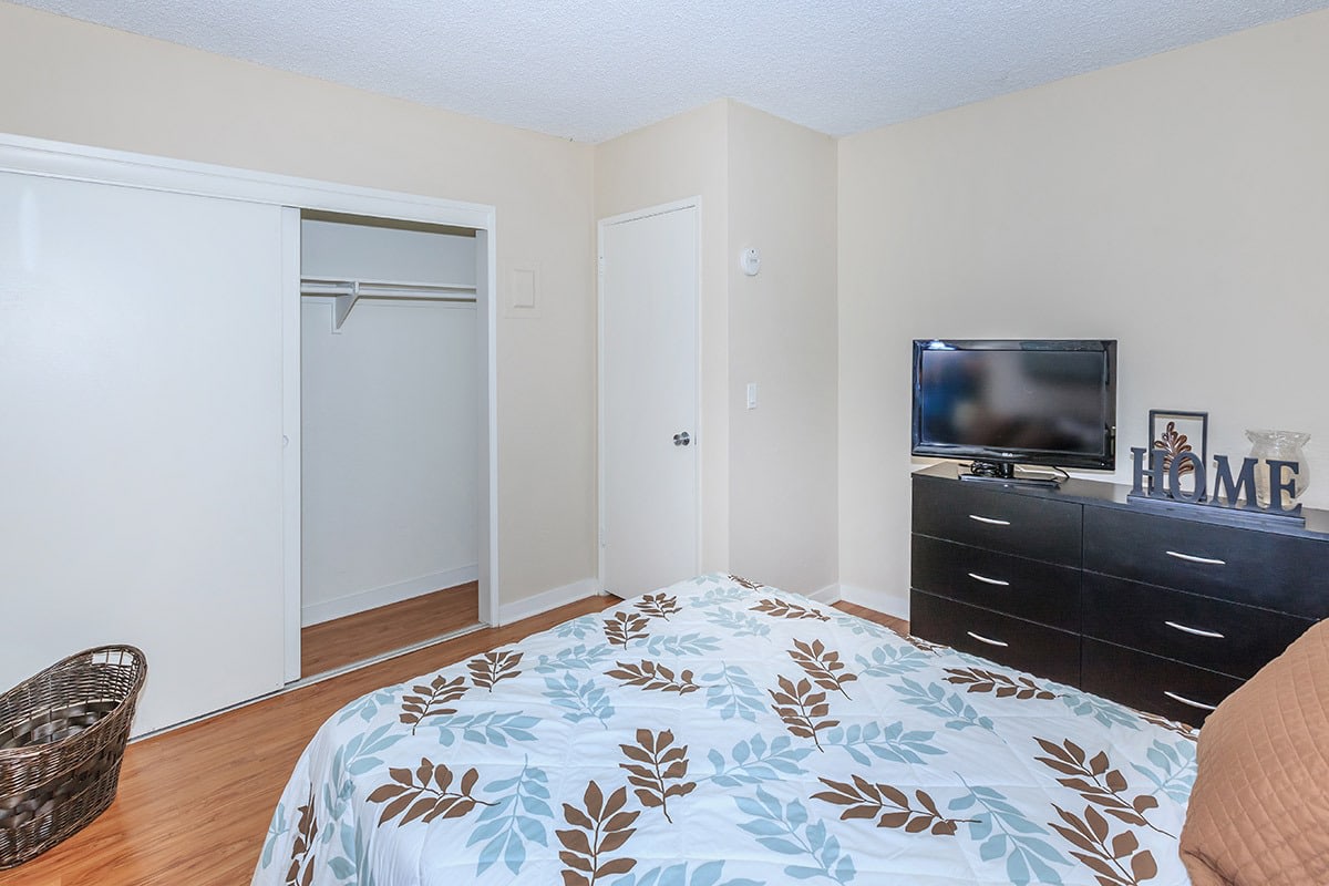 Ventura Beach Luxury Apartments Image 4