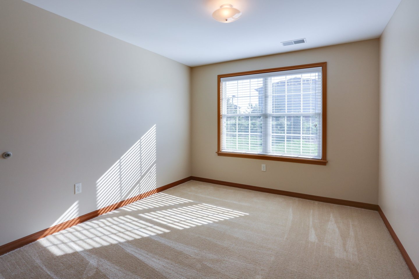 Deer Lakes Apartments Image 23