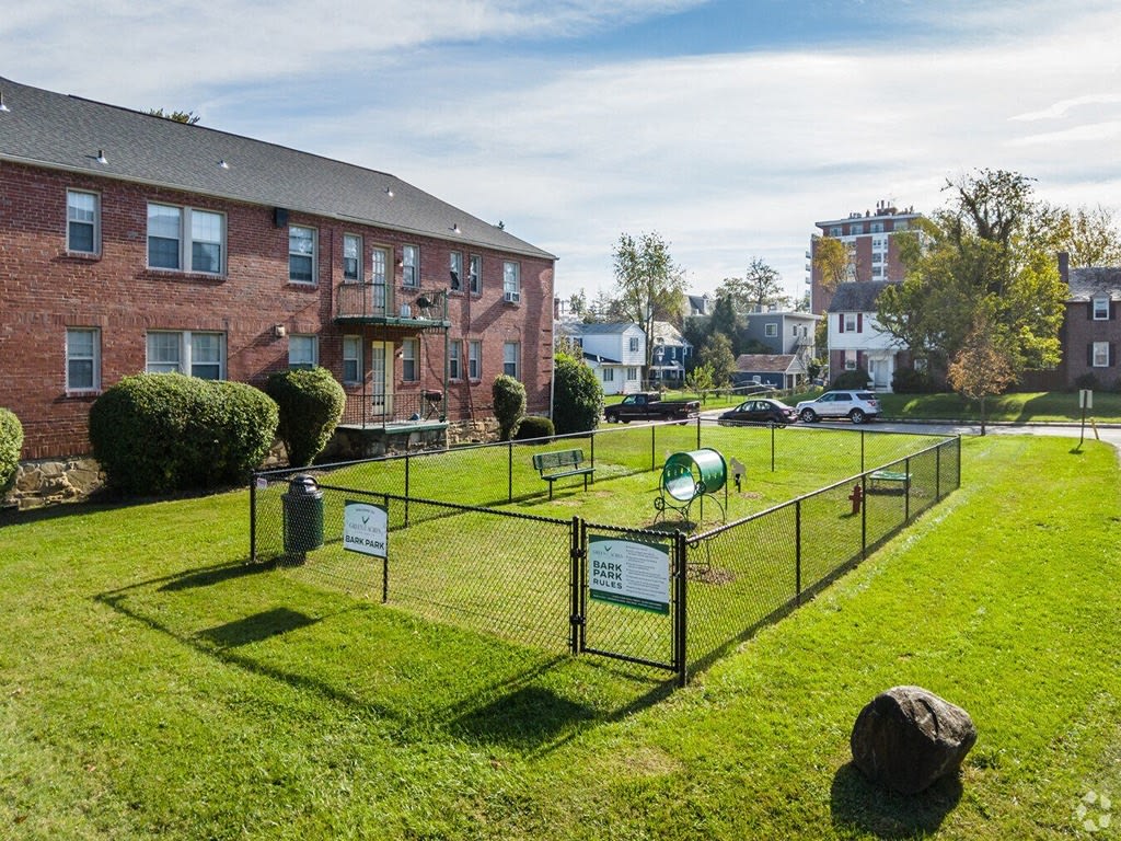 Green Acres Apartments Image 10