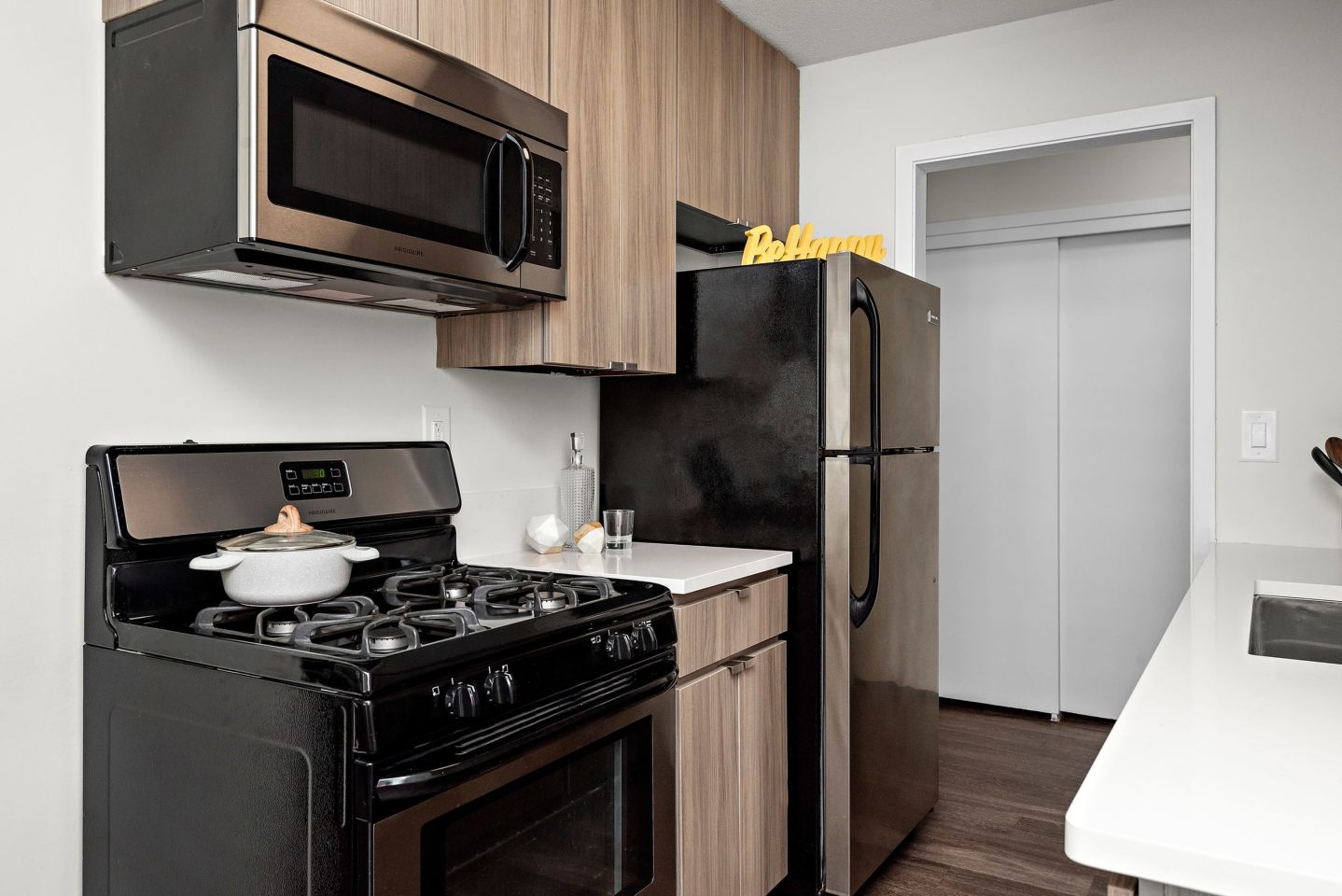 Concierge MN Apartments Image 18