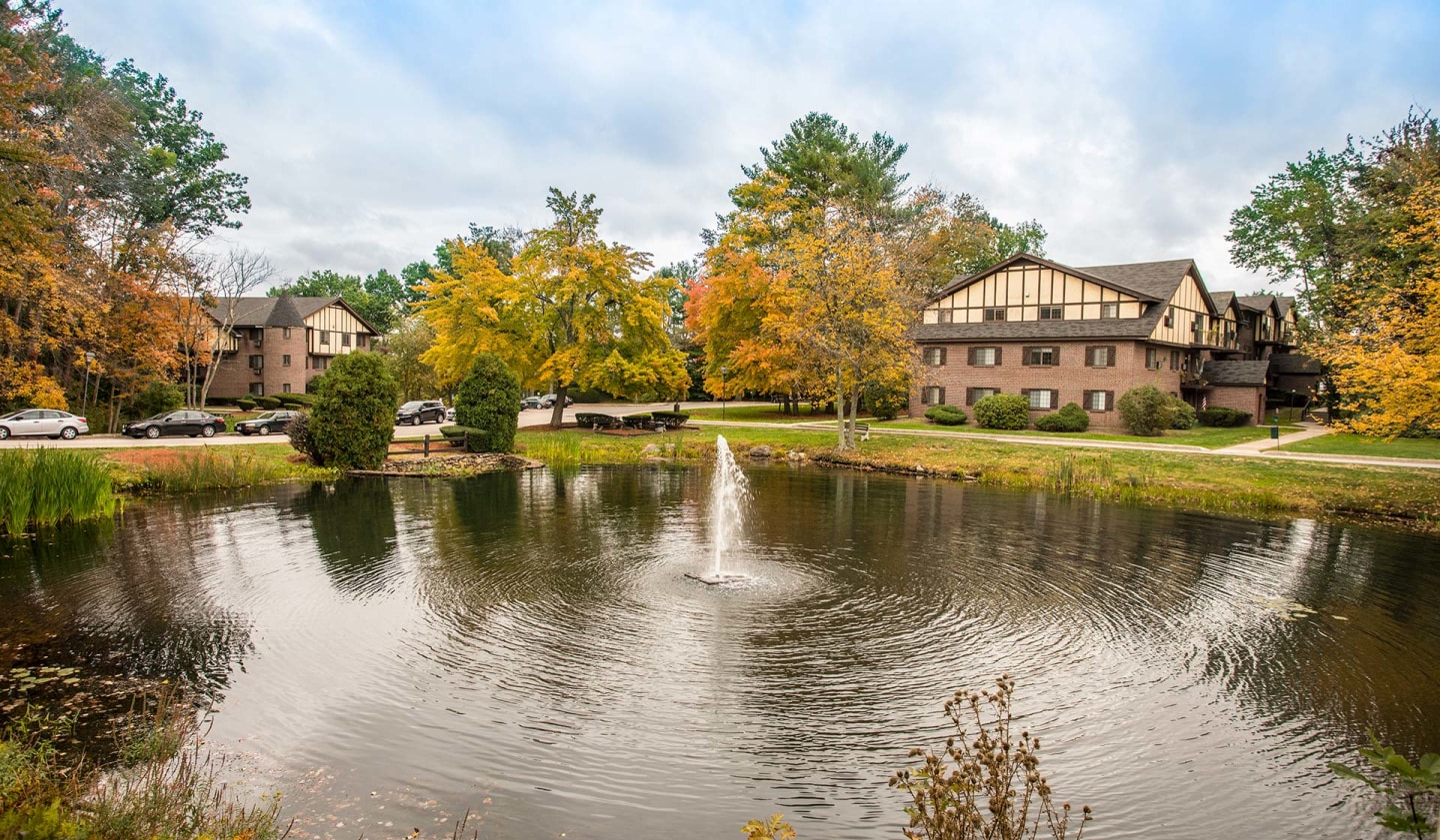 Royal Crest Estates Apartments Image 1