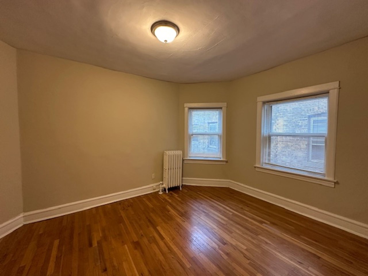 2534 N Prospect Avenue Image 11