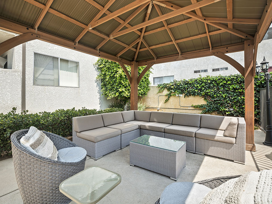Sherman Oaks Gardens Image 22