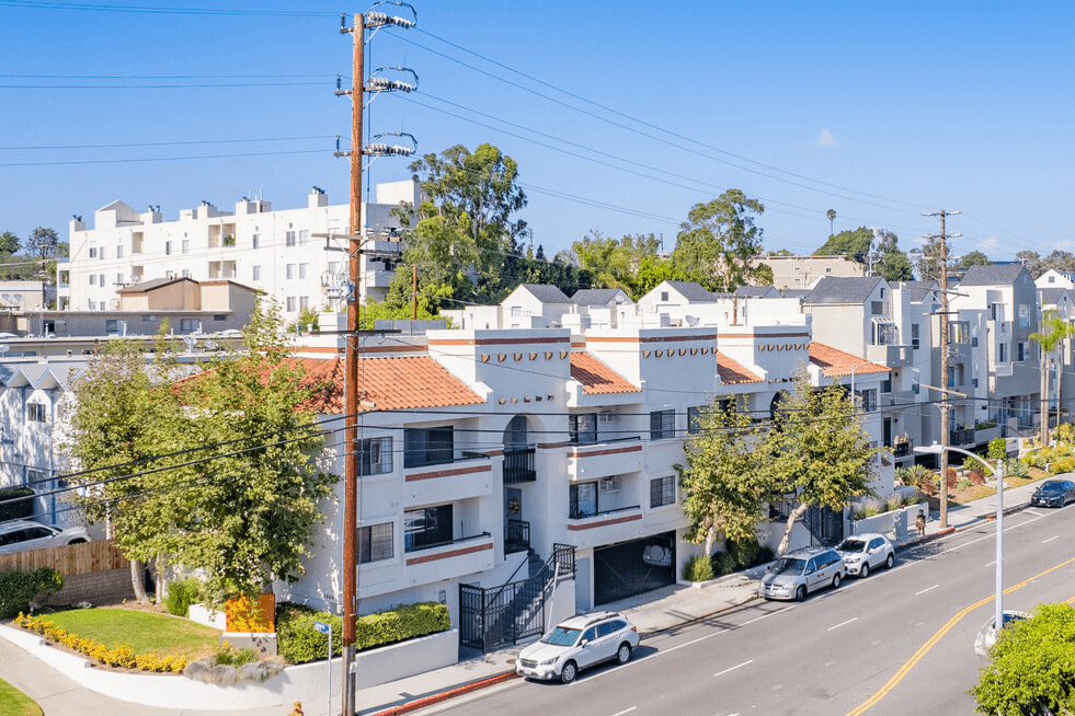 3460 Jasmine Avenue Image 4