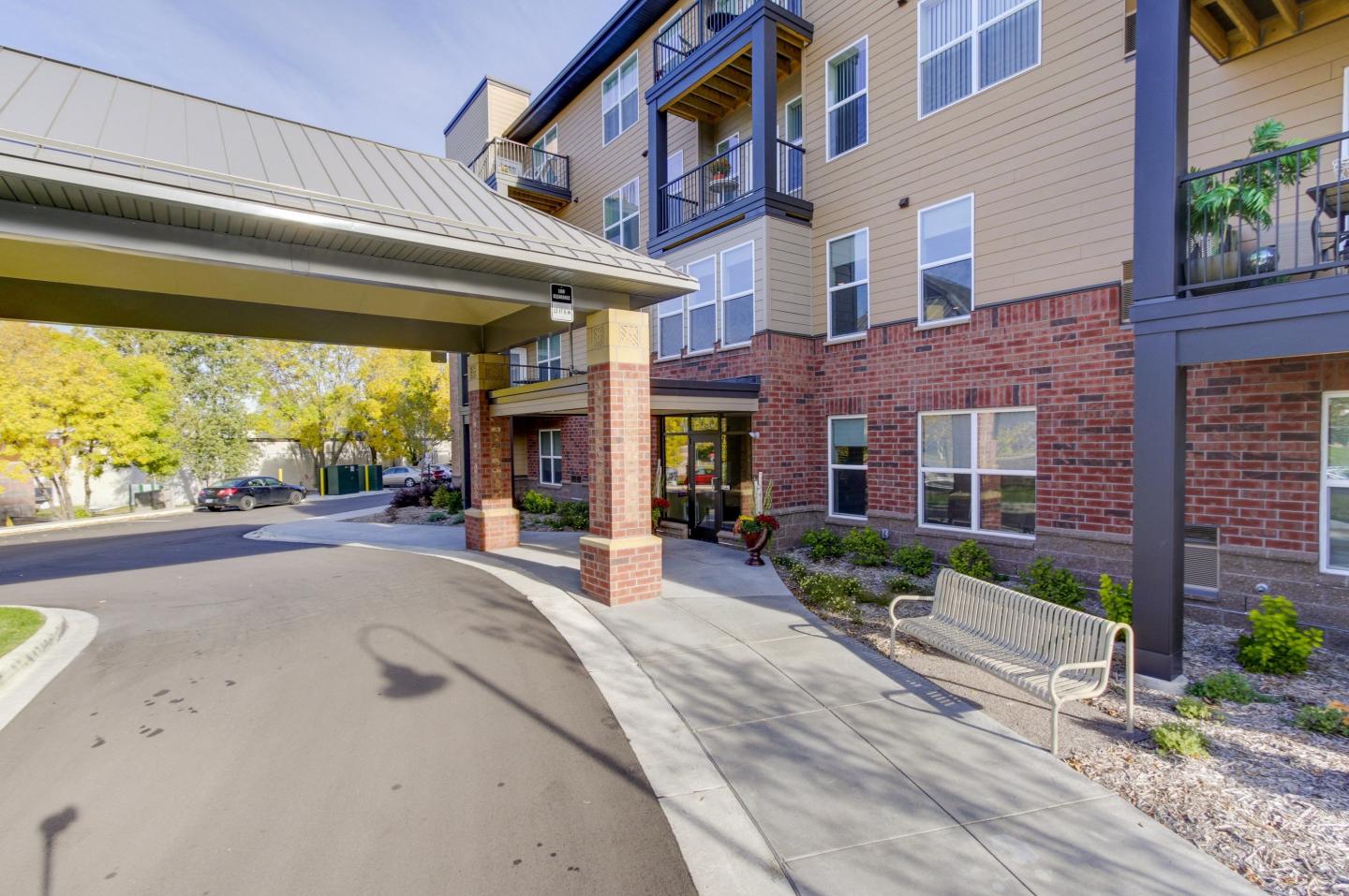 The Legends at Silver Lake Village 55+ Apartments - Senior Housing Image 8
