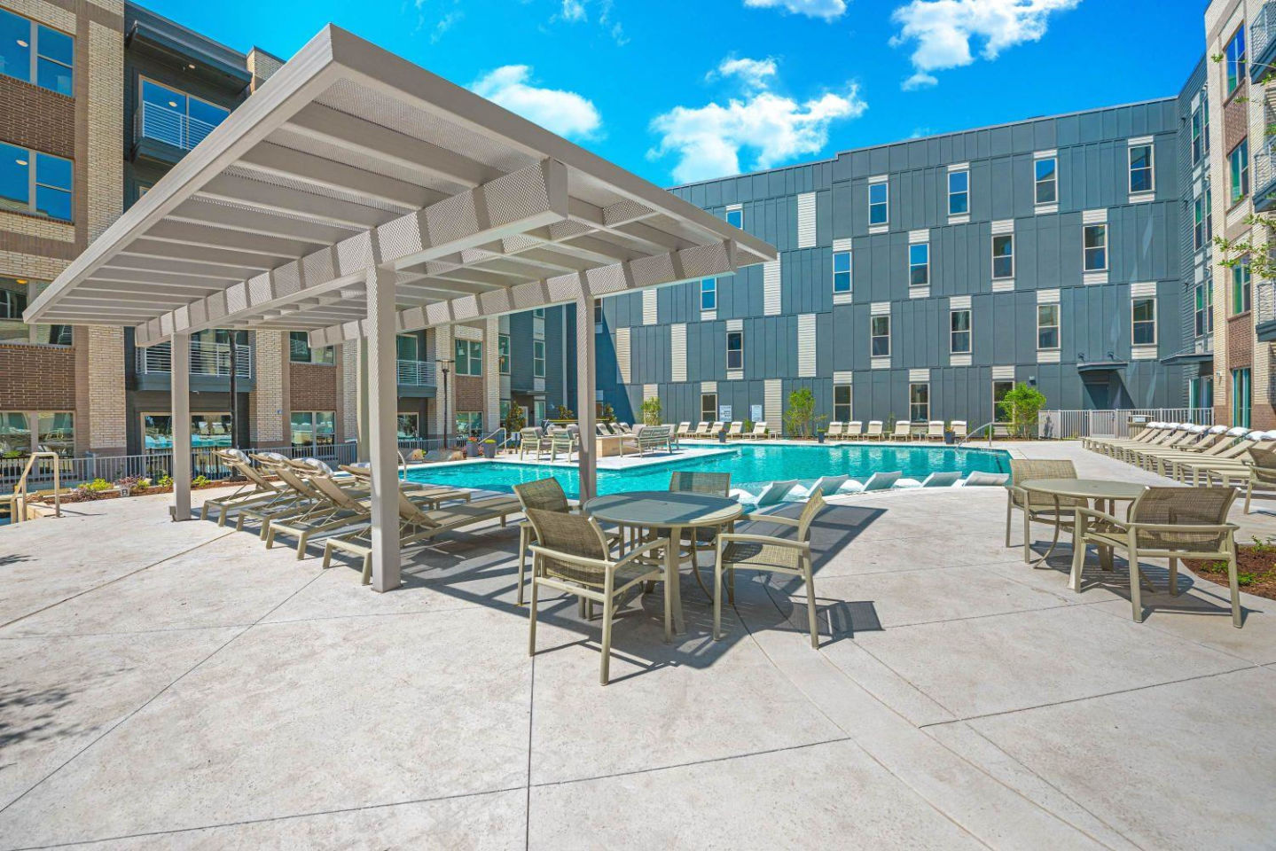 Luxia Preston Image 17