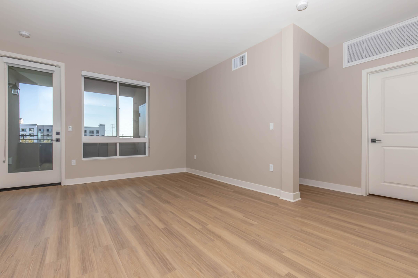 Link OC Apartments Image 129