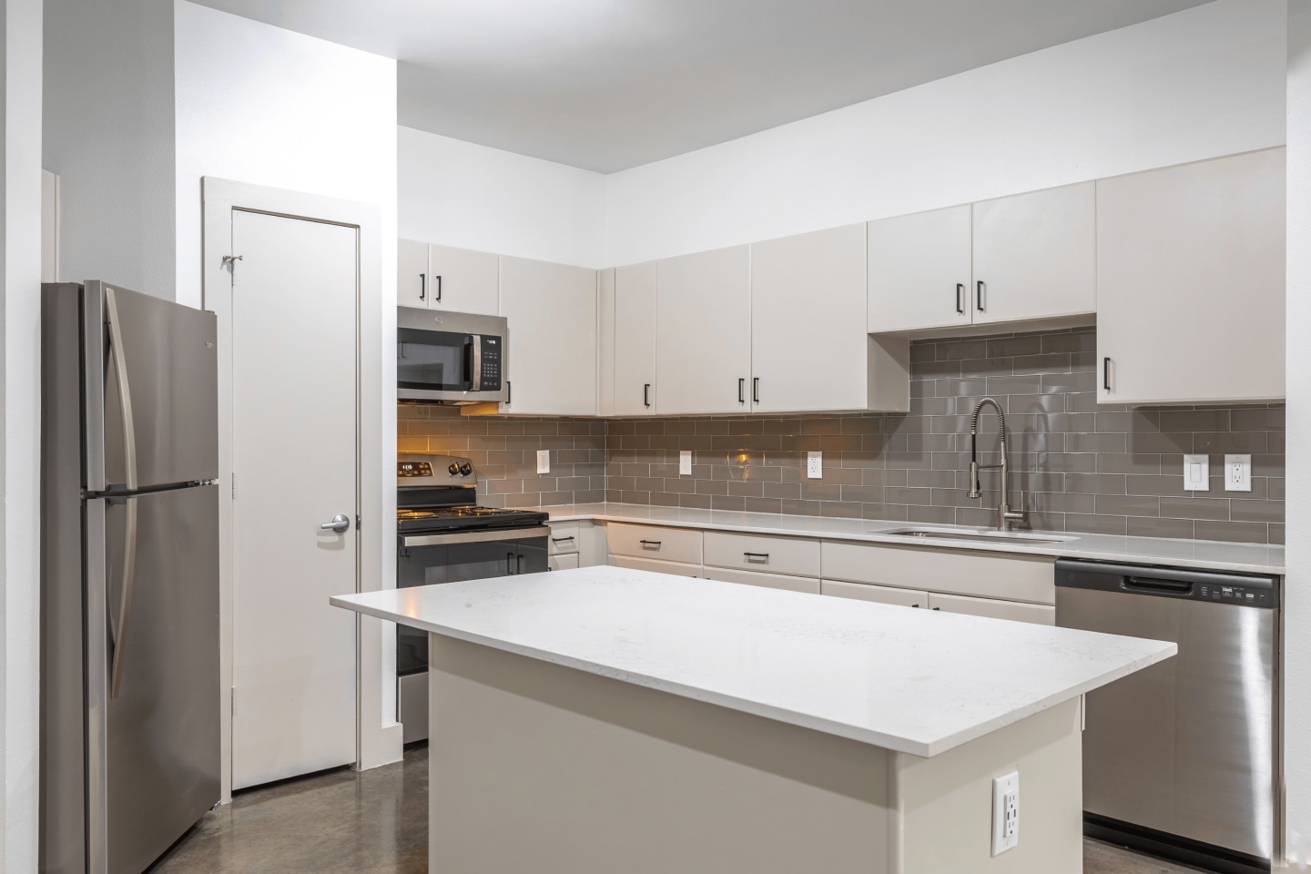 5225 Maple Avenue Image 38