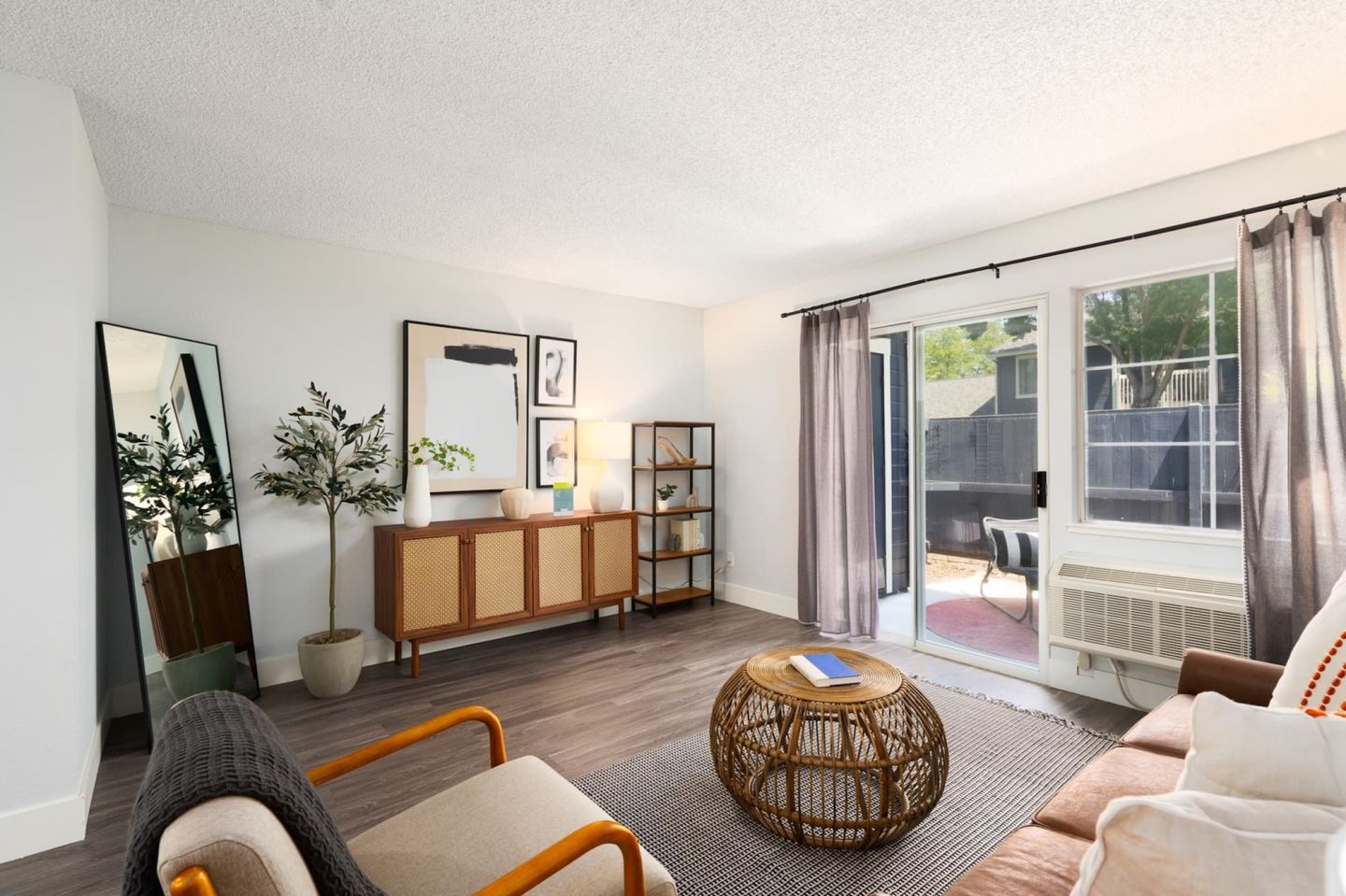 The Arbors Apartments Image 3