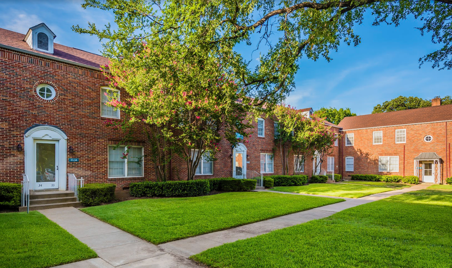 Crestwood Place Apartments Image 12