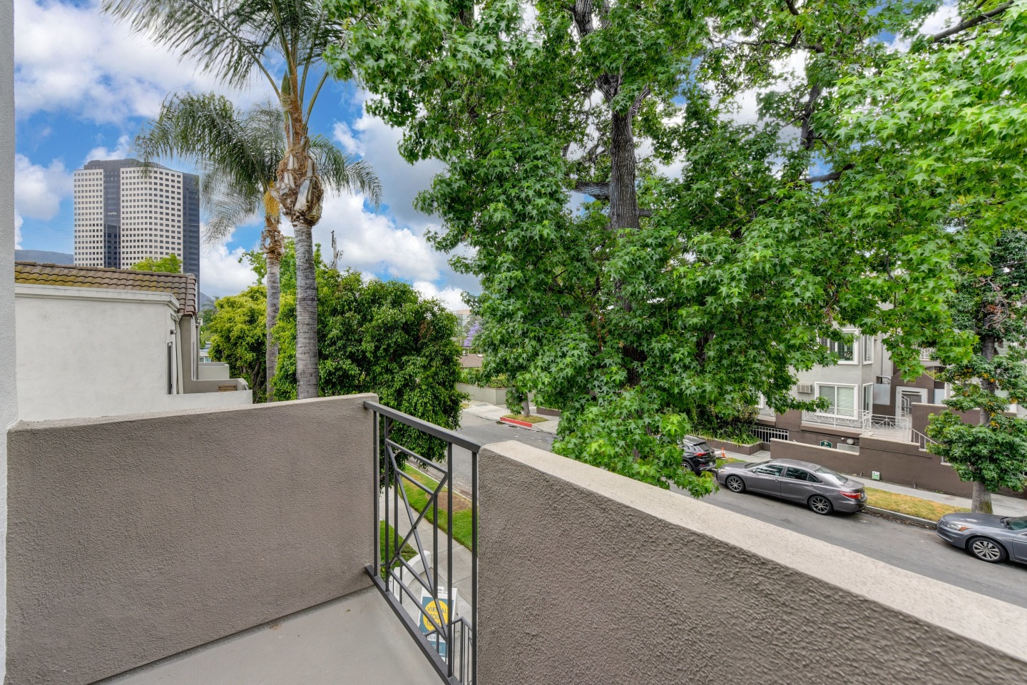 The Woods at Toluca Lake Image 22