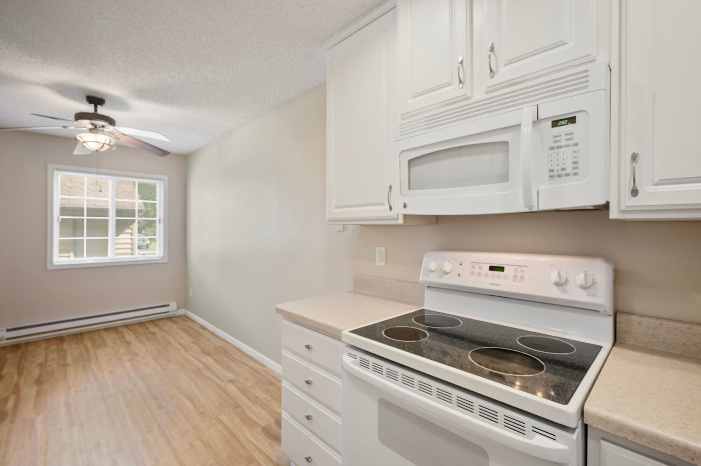 Somerset Oaks Apartments and Townhomes Image 3