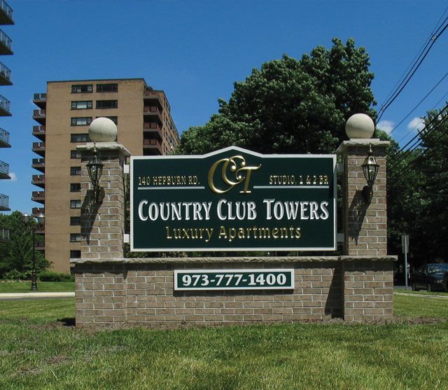 Country Club Towers Image 9