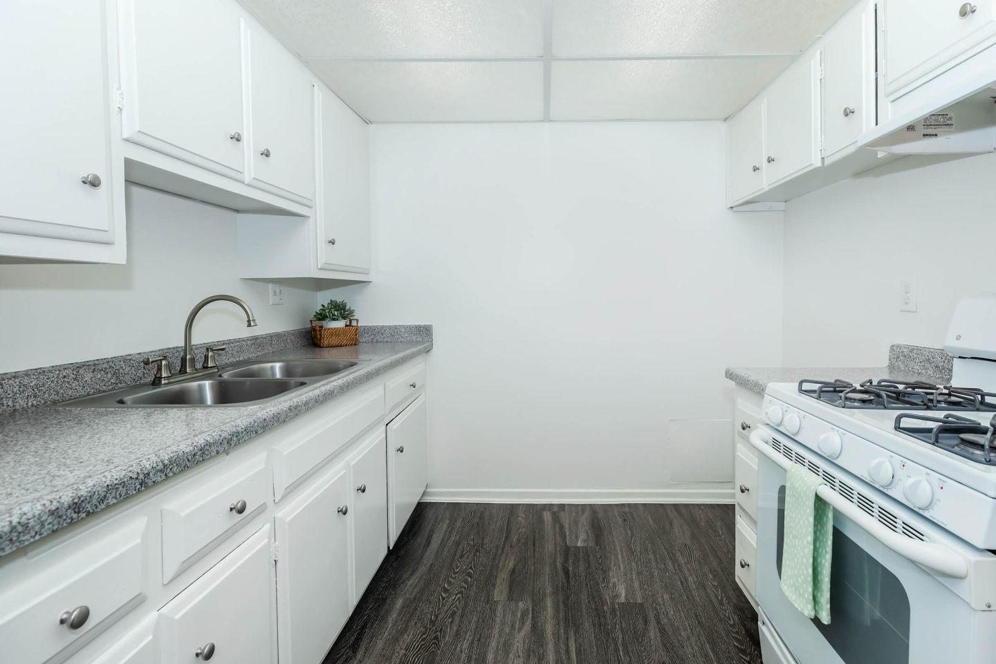 Buena La Vista Apartment Homes Image 17