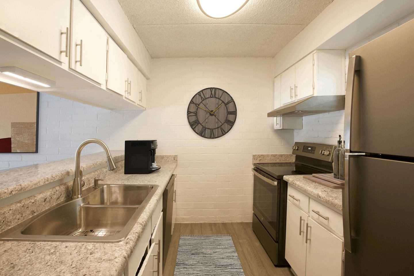 Icon Apartment Homes Image 4