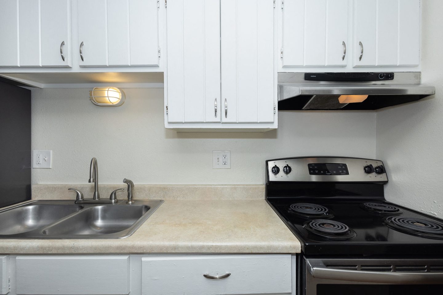 1280 Clayton St. Apartments Image 4