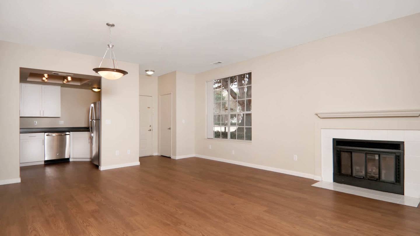 Schooner Bay Apartment Homes Image 2