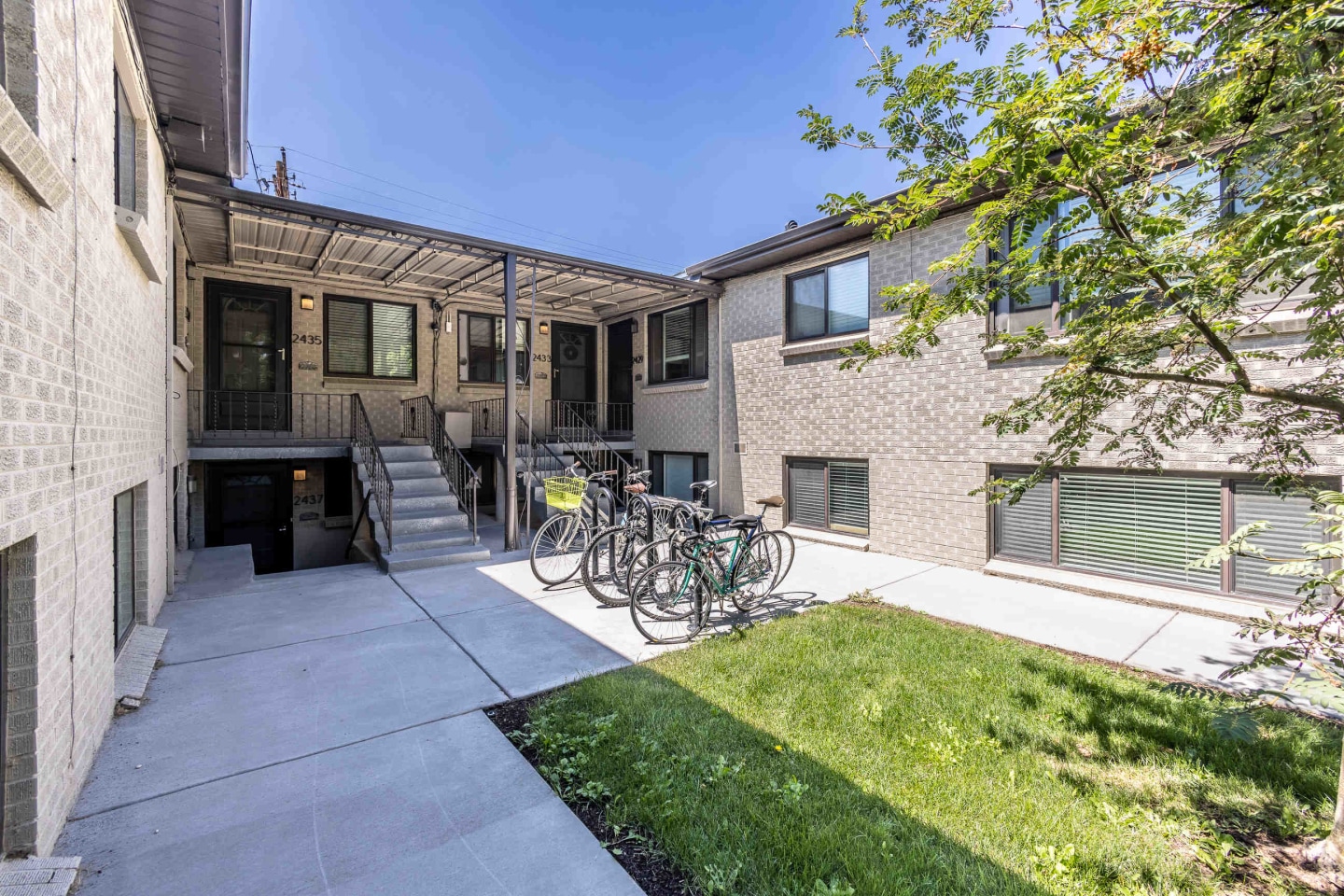 24 PLACE Image 11