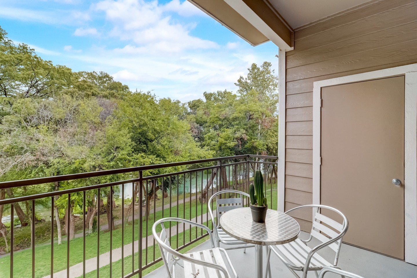 Riverbend Apartments Image 19