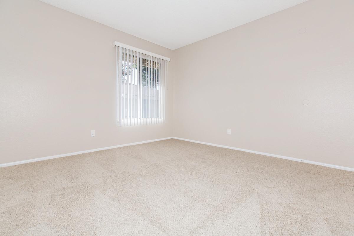 Carlyle Square Apartment Homes Image 37