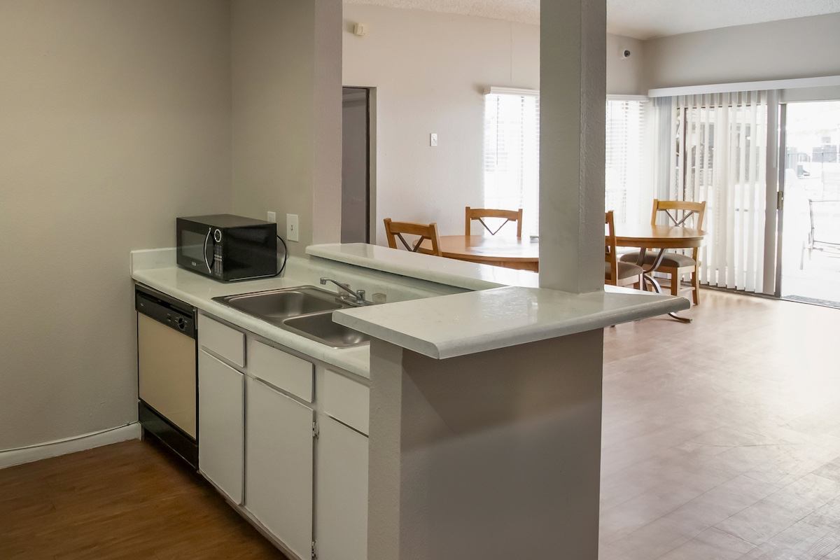 Pine Creek Apartments Image 8