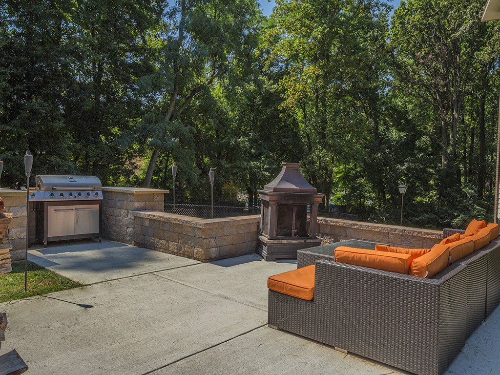 Tysons Glen and Devonshire Square Apartments & Townhomes Image 8
