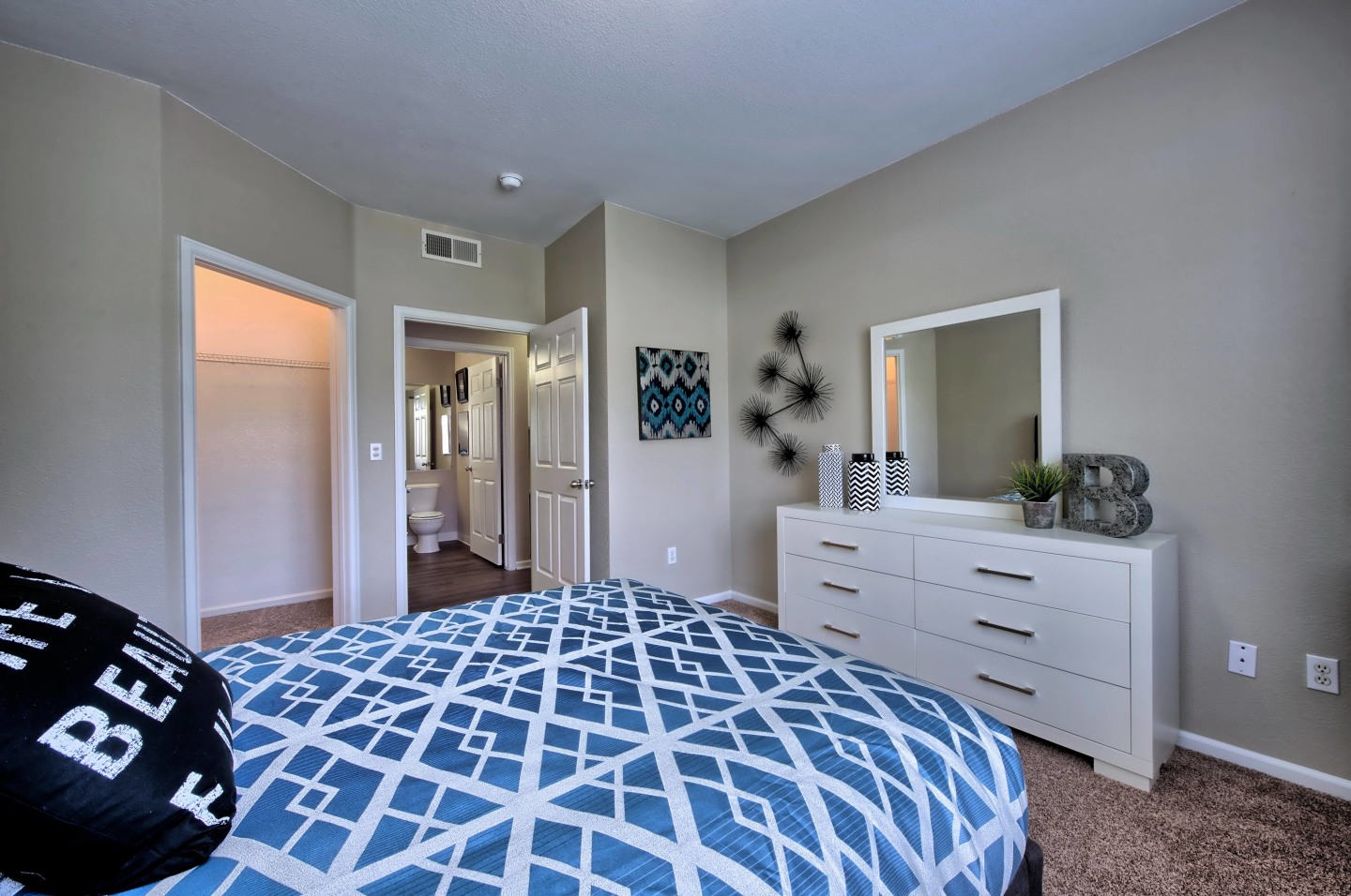 PeakView by Horseshoe Lake Apartments Image 12