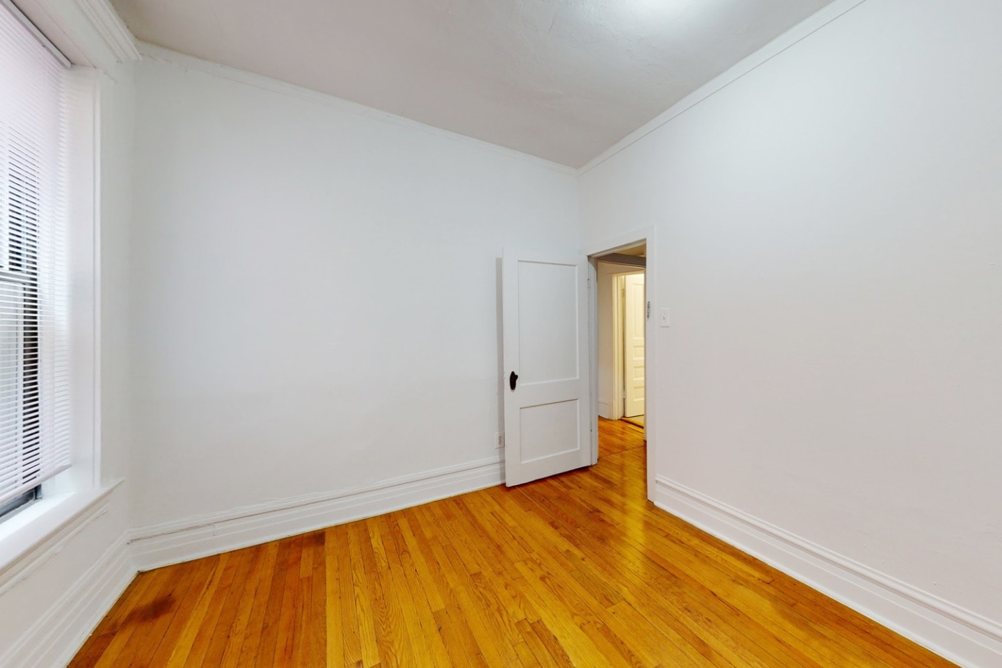5401-5403 S. Woodlawn Avenue Image 5