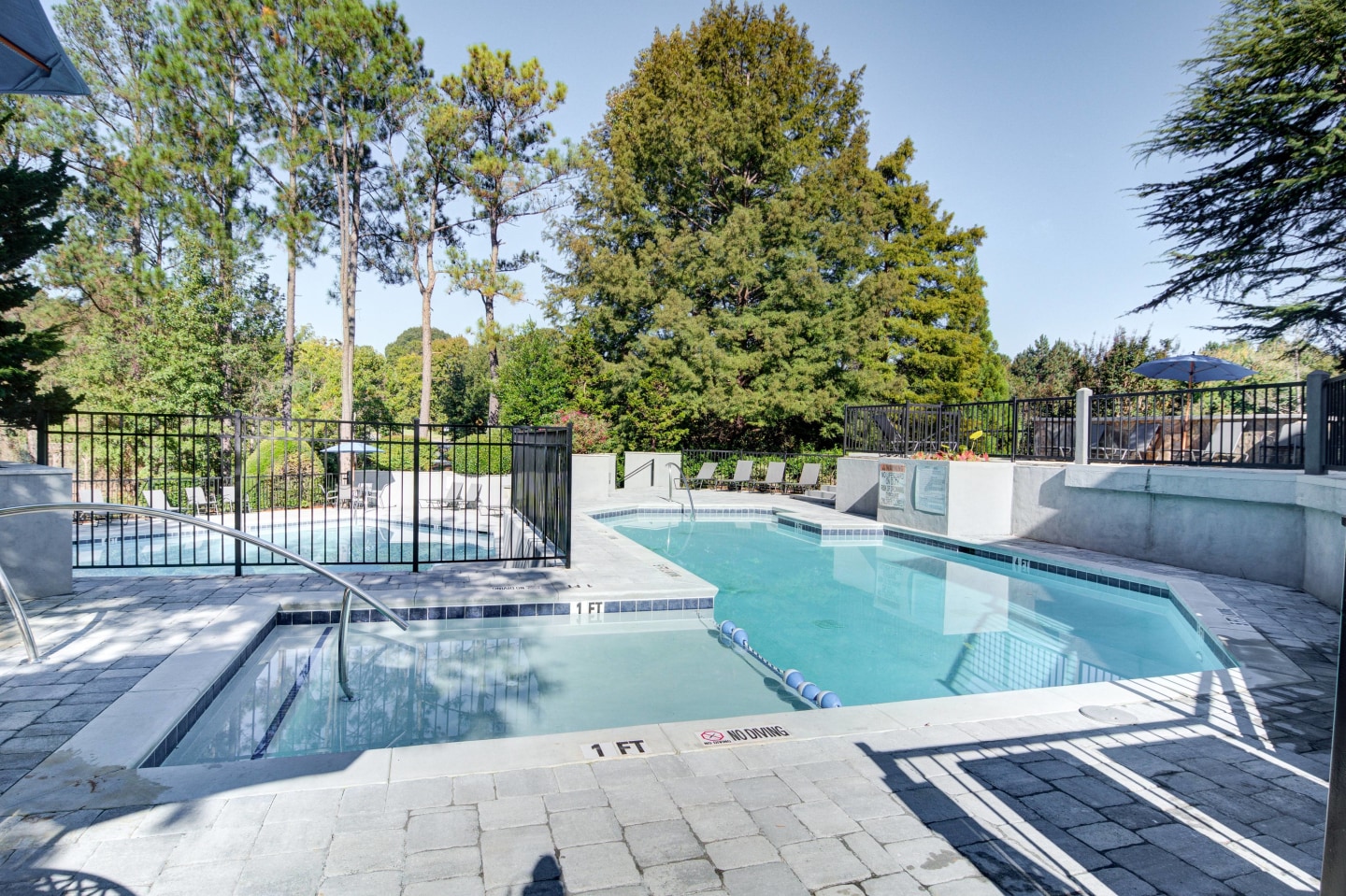 The 1800 at Barrett Lakes Apartments Image 14