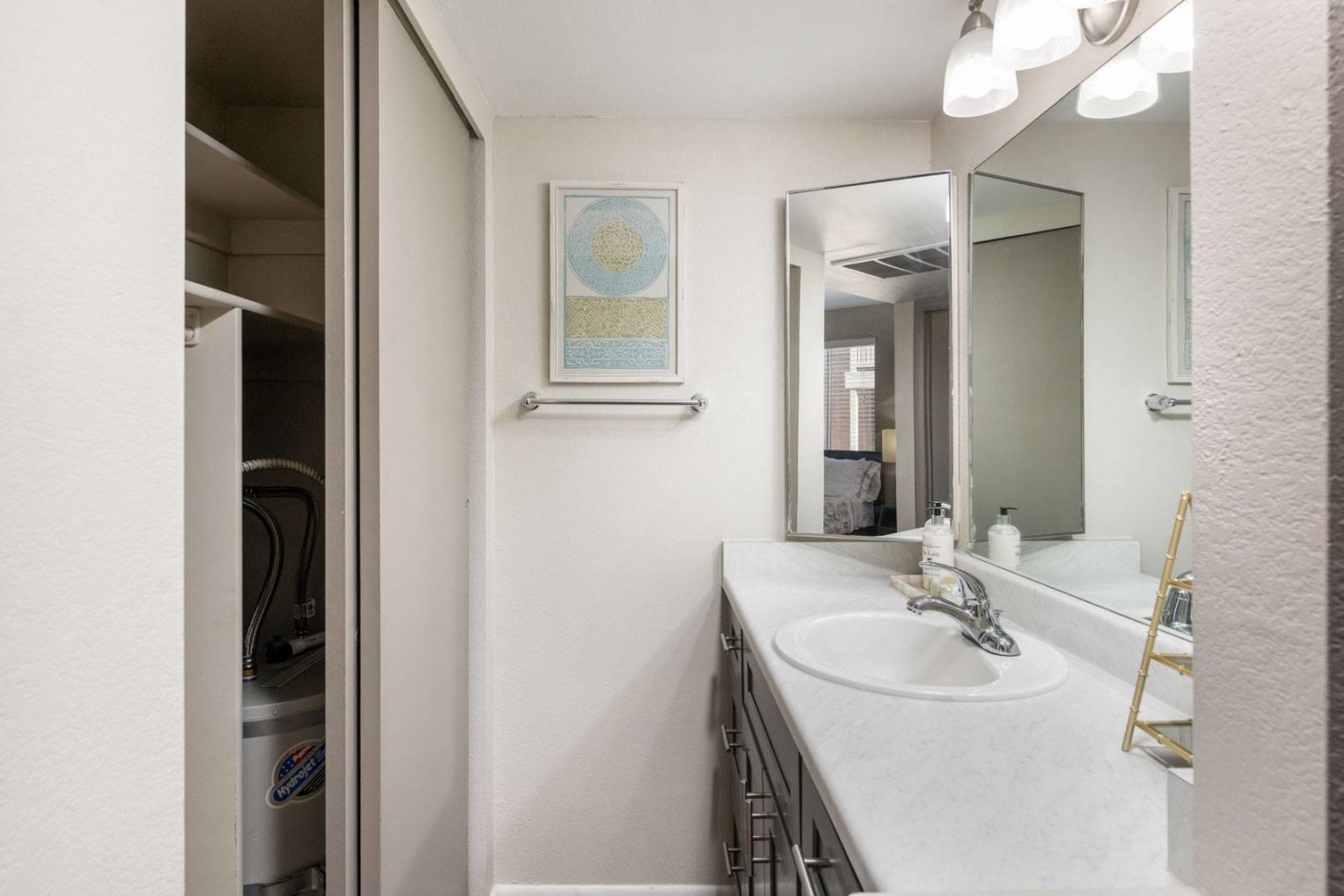 Eight20 Apartments Image 8